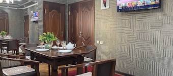 Tashkent Ganga Square ,  Gafur Gulam M-S
