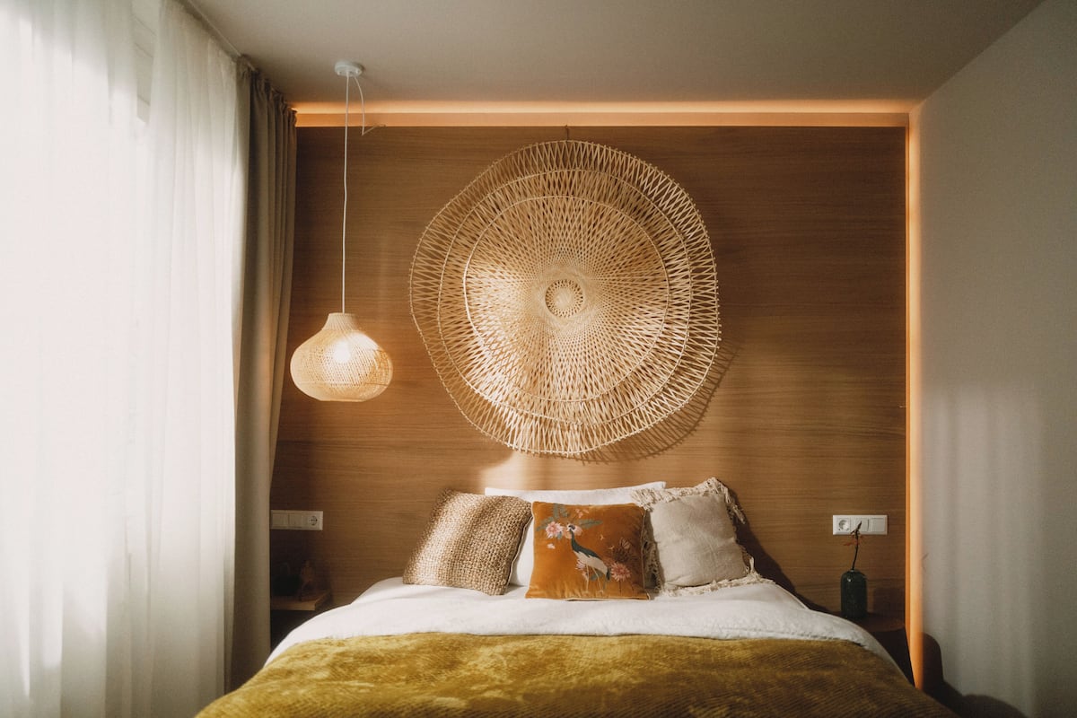 Escritorio, wifi gratis, ropa de cama