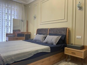 1 habitación, tabla de planchar con plancha, wifi y ropa de cama