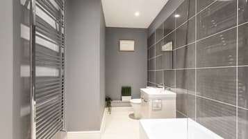 Comfort Apartment | Bathroom