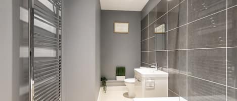 Comfort Apartment | Bathroom