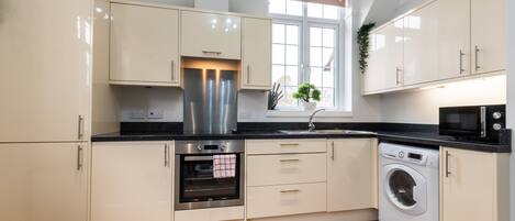 Deluxe Apartment | Private kitchen