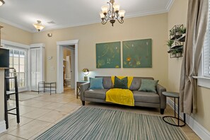 Smart TV, fireplace, printers - Heart of Hyde Park Tampa/Parking/Netflix/Gym (Tampa)