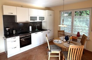 Geladeira, fogão, cooktop, lava-louças