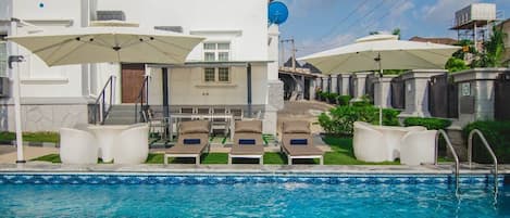 Fachada da propriedade