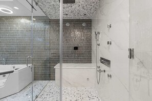 Shower, hair dryer, towels - Montecito Luxe: 3-Villa Retreat w/ Pool Courtyard (Phoenix)
