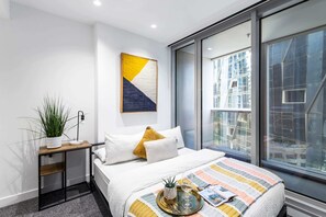1 habitación, tabla de planchar con plancha, wifi y ropa de cama