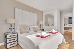 4 室のベッドルーム、アイロン / アイロン台、WiFi (無料)、ベッドシーツ