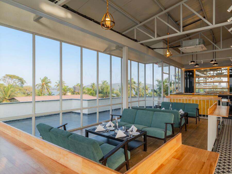 Aperto a colazione, pranzo e cena, con tavoli all'aperto