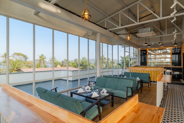 Breakfast, lunch, dinner served; alfresco dining