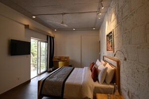1 bedroom, minibar, in-room safe, individually furnished