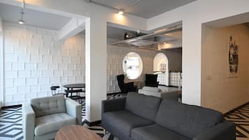Sala de estar en el lobby