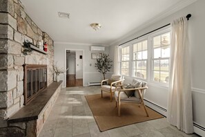 Interior - Poolside Villa among farmland views (Honey Brook)