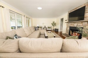 TV connectée, cheminée