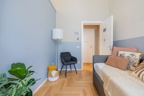 1 bedroom, desk, free WiFi, bed sheets