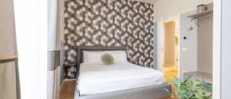 1 bedroom, desk, free WiFi, bed sheets