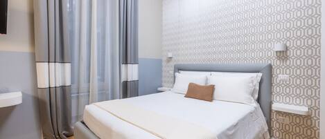 1 bedroom, desk, free WiFi, bed sheets