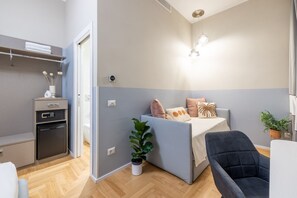 1 bedroom, desk, free WiFi, bed sheets