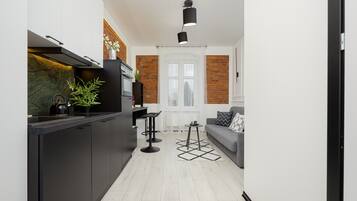 Studio, Kitchen | Private kitchen | Coffee/tea maker, electric kettle, cookware/dishes/utensils