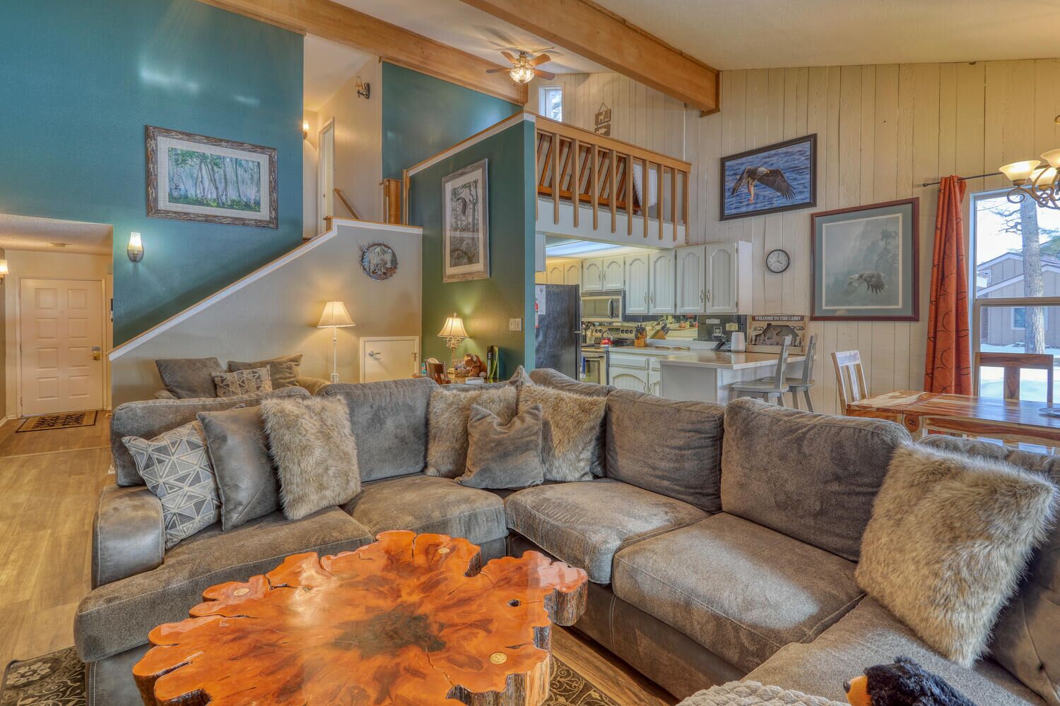 Smart-TV, Kamin, DVD-Player