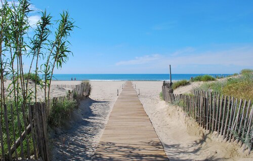 Gorgeous home in Saint-Laurent-de-la-Ca