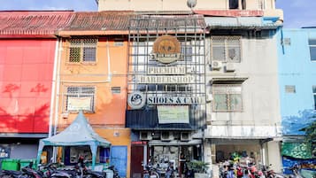 Mặt tiền nơi lưu trú