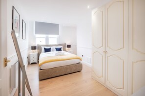 1 bedroom, desk, iron/ironing board, WiFi