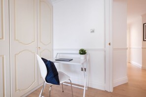 Interior - Spacious 1BR in The Heart of Fitzrovia (London)