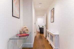 Lobby - 2BR 2BA - Close to Hyde Park & Kensington Gardens (London)