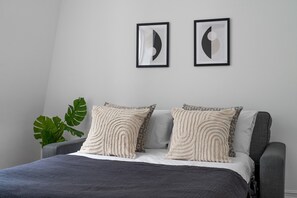 1 chambre, bureau, fer et planche à repasser, Wi-Fi