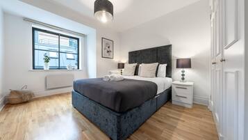 1 soverom, skrivebord, strykejern/-brett og wi-fi