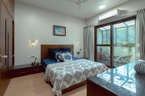 Deluxe Villa | 4 bedrooms, desk