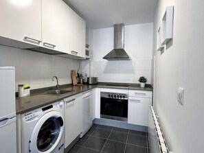 Fridge, microwave, oven, stovetop - Cozy & Modern Apartment Near Les Tonyines Beach with Pool (Llançà)