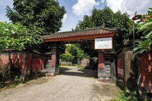 Fachada de la propiedad