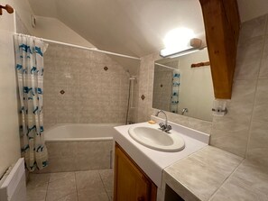 Bathroom - Apartment Vars, 3 bedrooms, 8 persons (Vars)