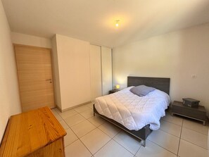 3 habitaciones y cuna de viaje 