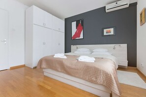 2 chambres, bureau, fer et planche à repasser, Wi-Fi