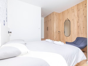 3 bedrooms, free WiFi, bed sheets