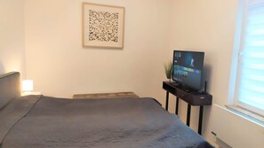 2 Schlafzimmer, Schreibtisch, Bügeleisen/Bügelbrett, kostenloses WLAN