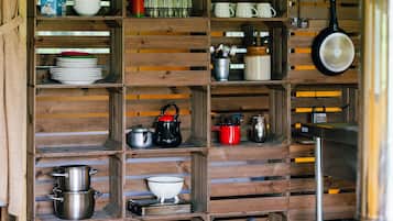 Electric kettle, cookware/dishes/utensils