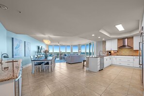 Interior - Caribe 802C, Gorgeous Views, Sleeps 12 - Sea South Properties (Orange Beach)