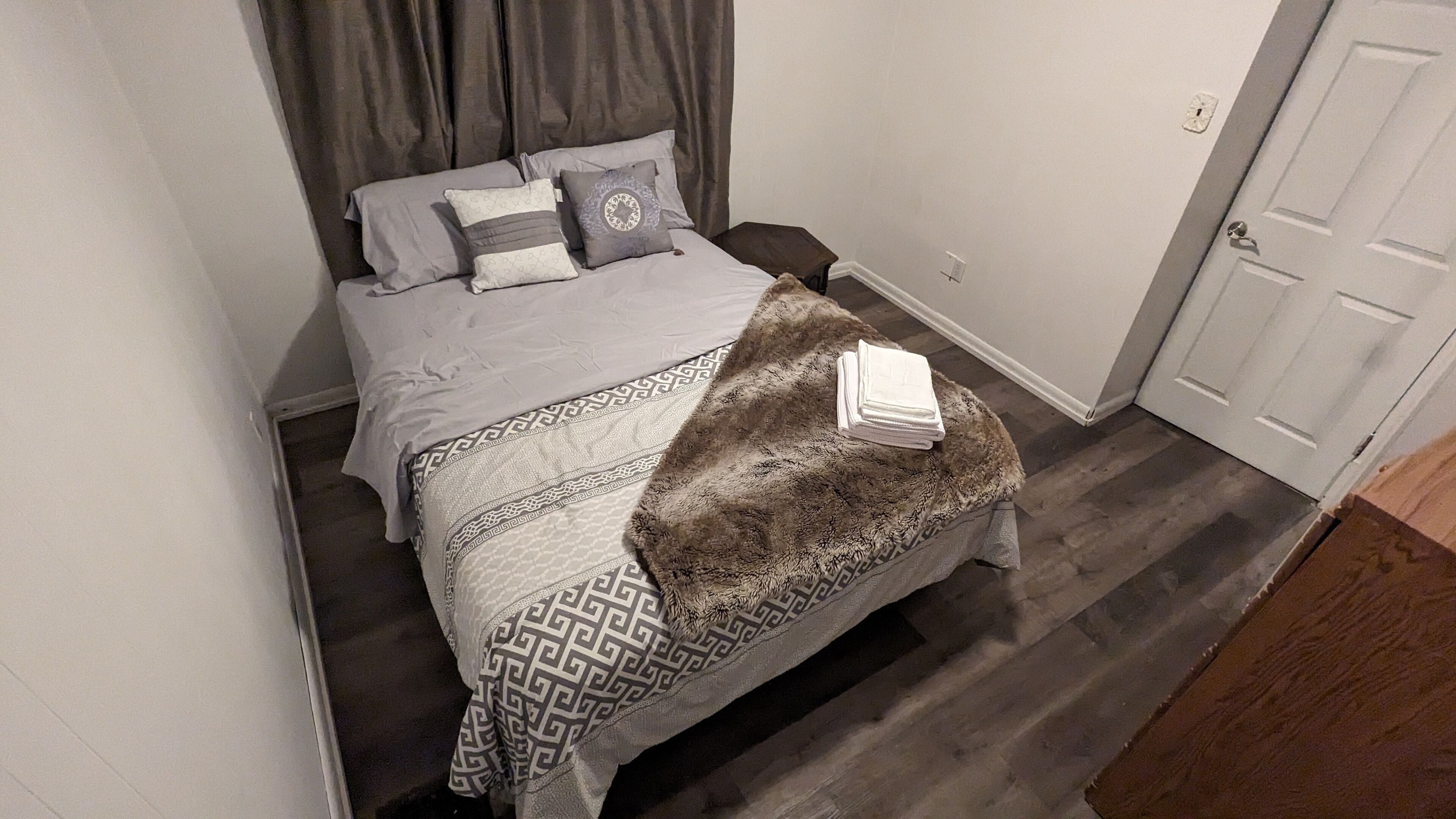 3 bedrooms, in-room safe, desk, iron/ironing board