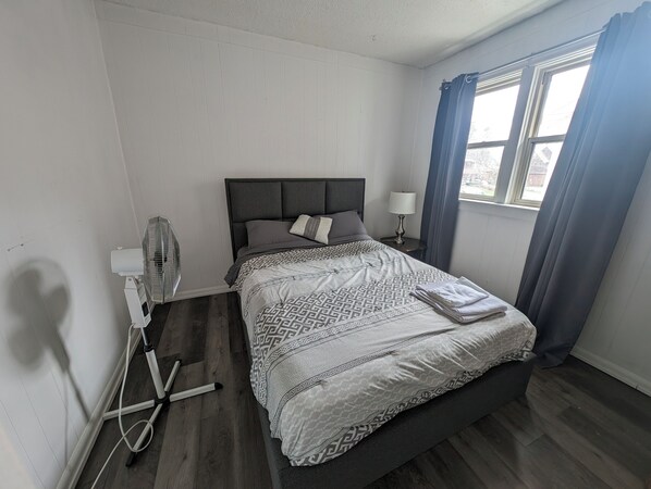 3 bedrooms, in-room safe, desk, iron/ironing board