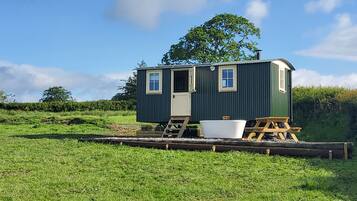 Cabin | Exterior