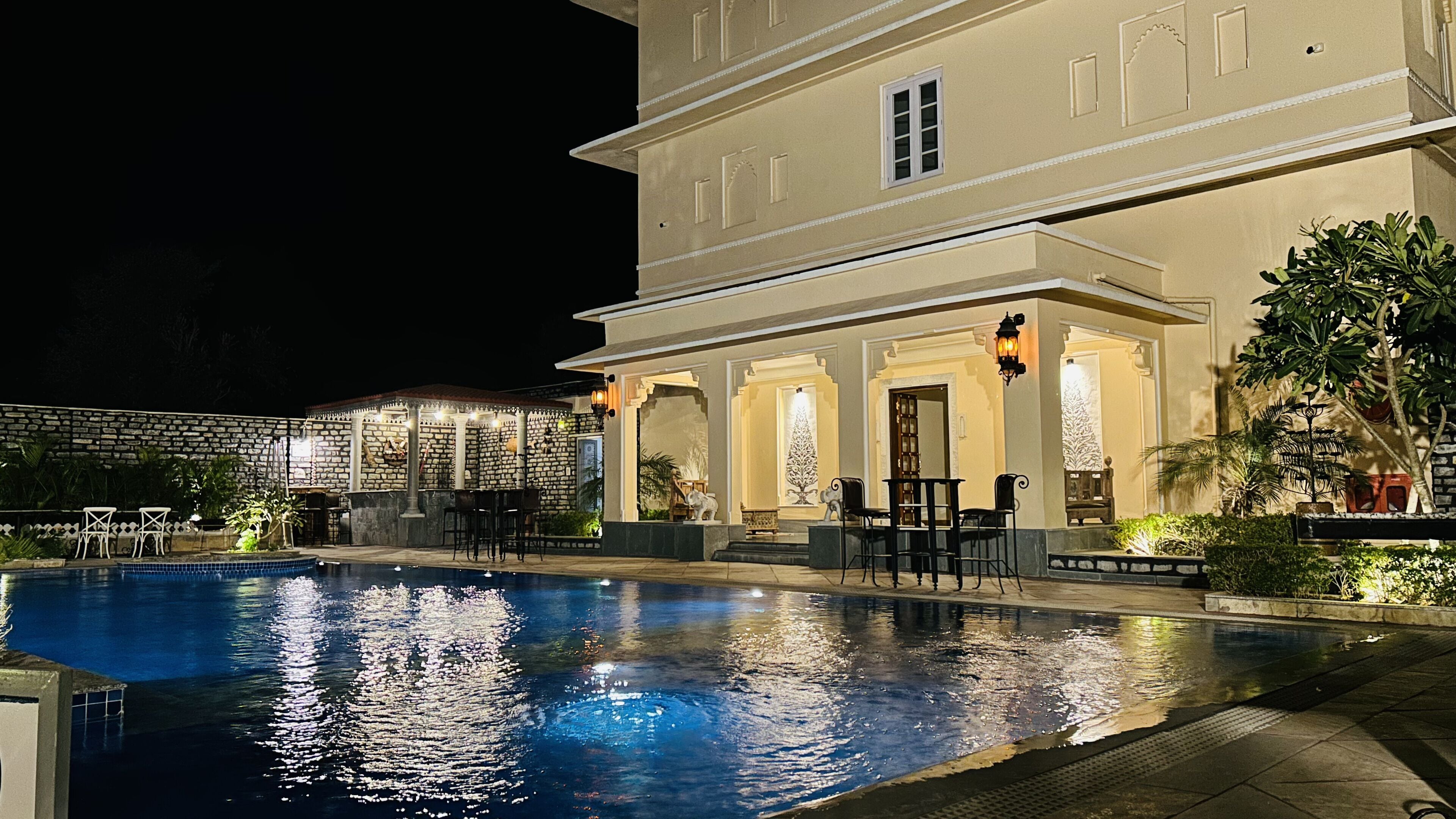 Hồ bơi ngoài trời 