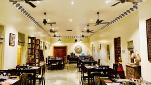Restaurant - The Trishala Vilas Hotel in Ranakpur (Desuri)