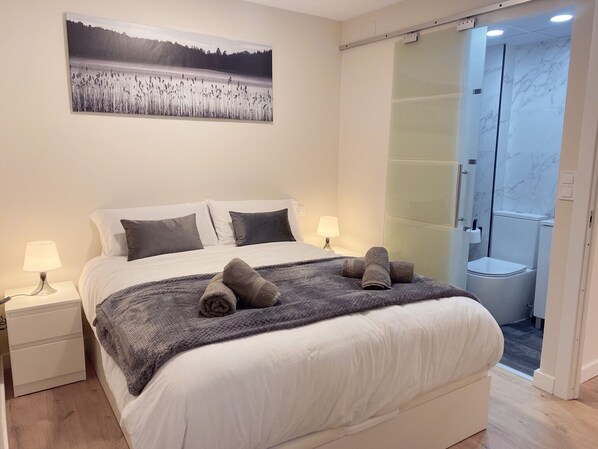 2 Schlafzimmer, Bügeleisen/Bügelbrett, kostenloses WLAN