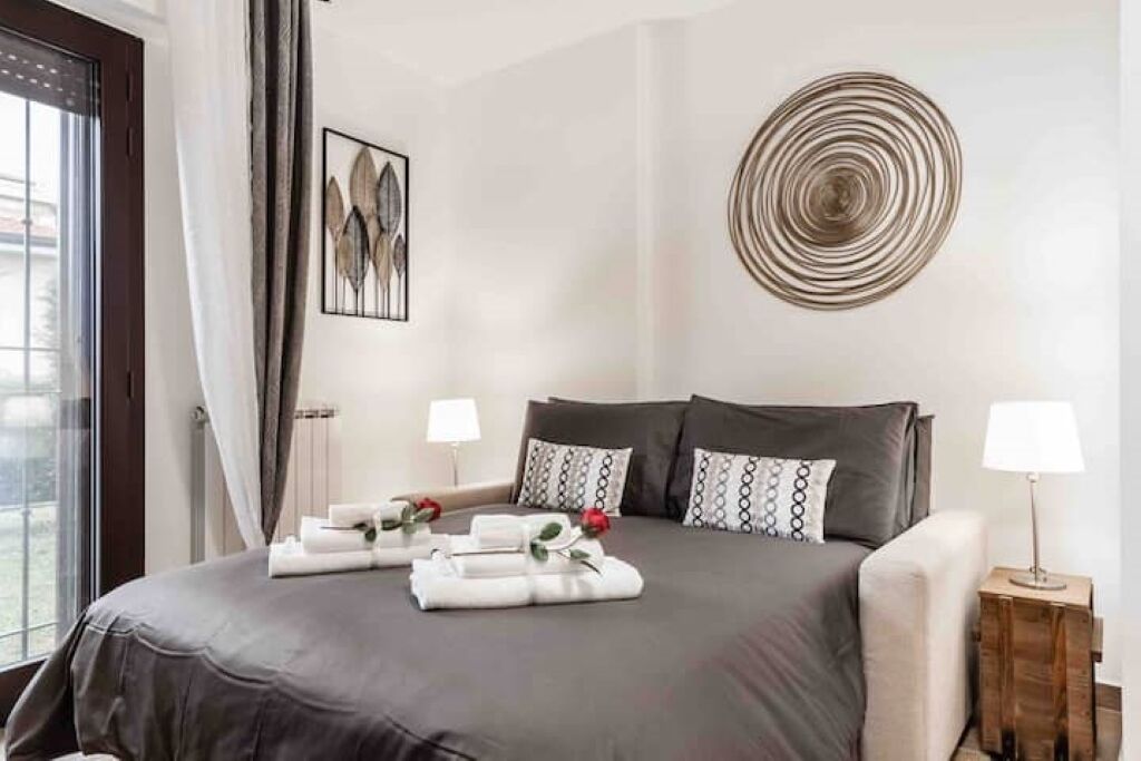 2 bedrooms, in-room safe, iron/ironing board, travel crib