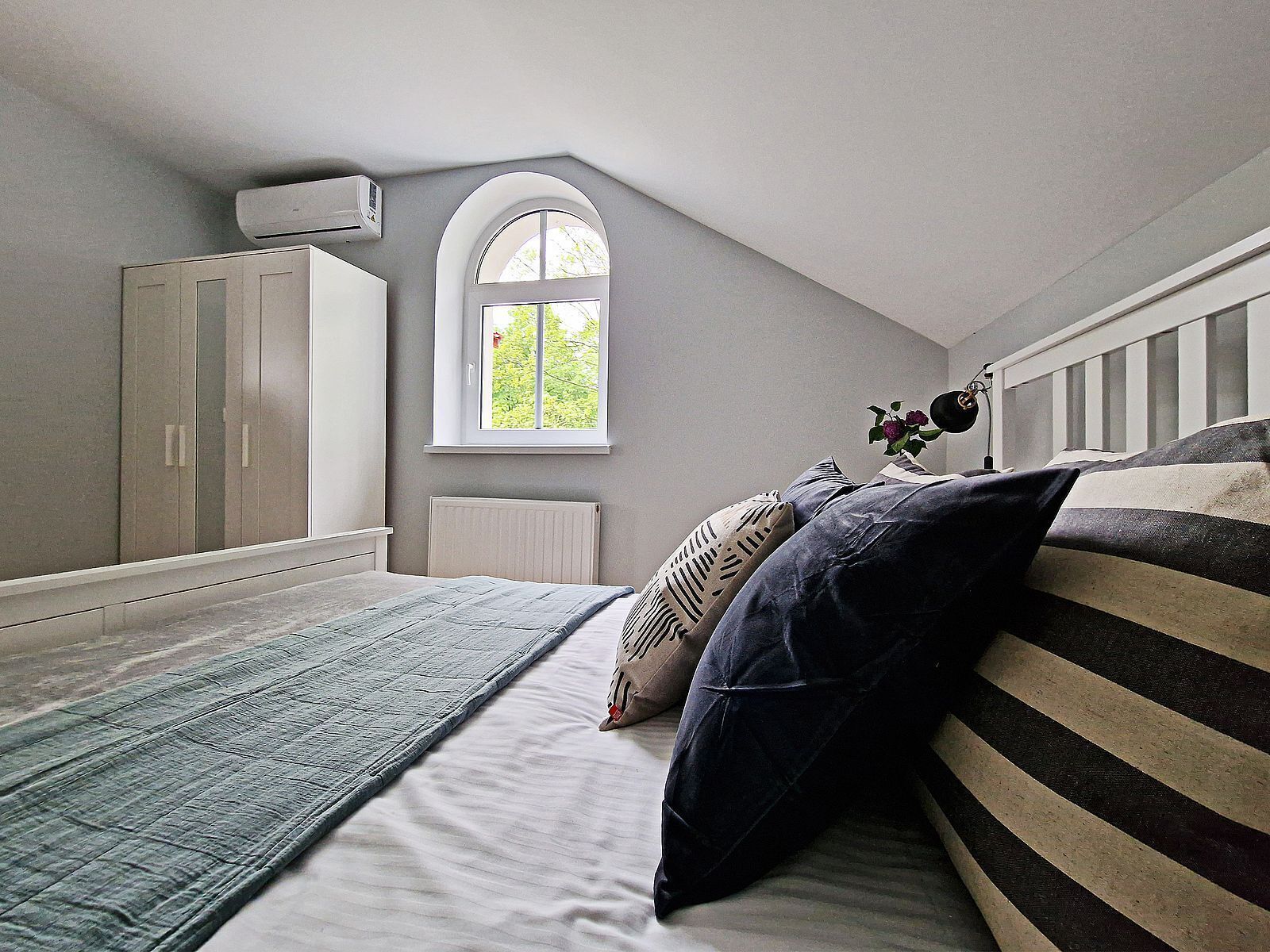 Comfort Condo | In-room safe, desk, iron/ironing board, free WiFi