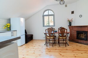 In-room safe, desk, iron/ironing board, free WiFi - Karczma Ostoya (Trzebownisko)